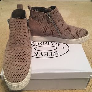 Steve Madden Suede Wedgie P